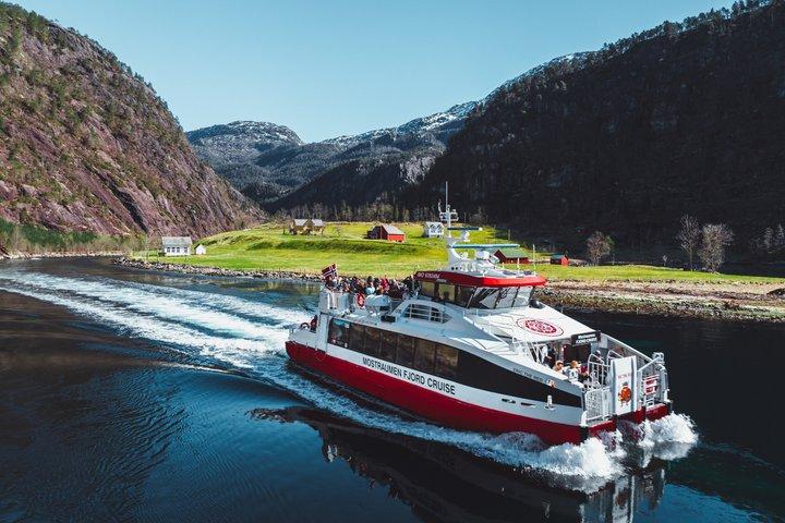 Guided day tour - Mostraumen Cruise, City Walk & Flöyen Funicular