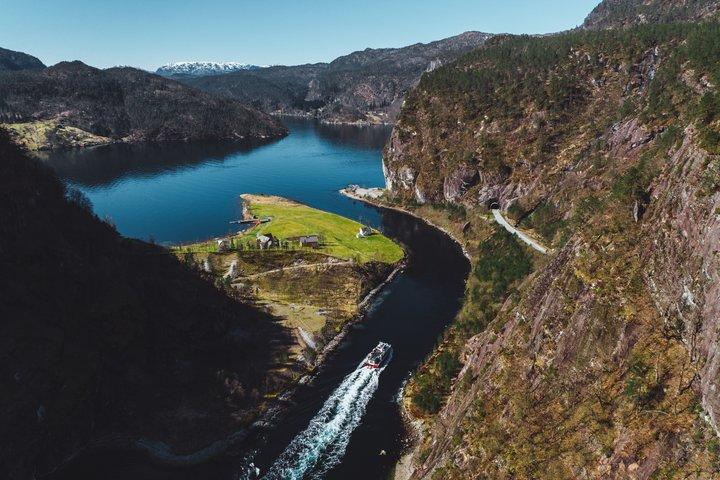 Guided day tour - Mostraumen Cruise, City Walk & Flöyen Funicular