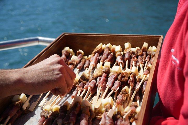Portimao: Brunch and Benagil Caves