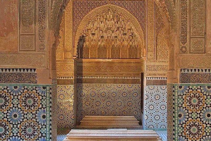 Marrakech: Bahia Palace, Saadian Tombs, Medina & Souks Tour