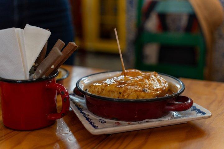 4 Hour Traditional Portuguese Food and Wine Tour in Porto