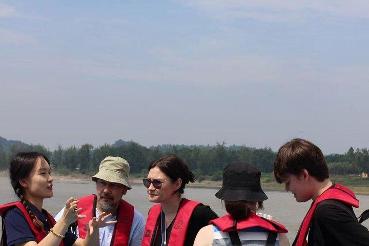 Chengdu Panda & Leshan Giant Buddha Premium Private Day Tour