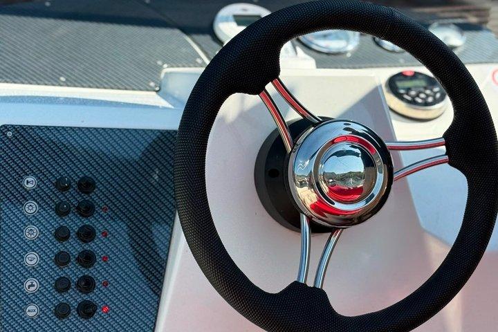 Self Drive Boat Rental on Lake Como No License Needed