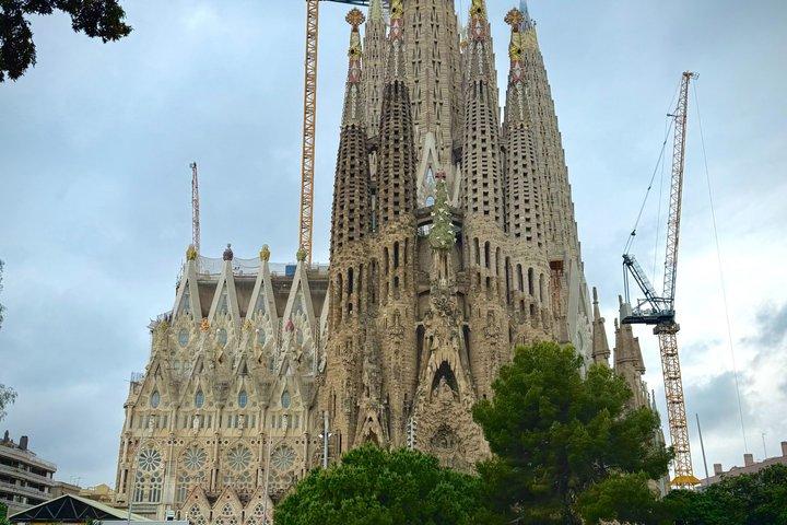 Barcelona Sagrada Familia Stories & Symbols Walking Tour