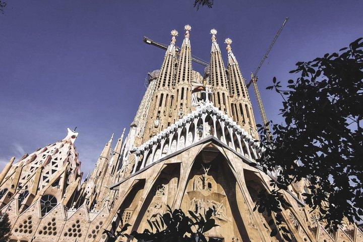 Barcelona Sagrada Familia Stories & Symbols Walking Tour