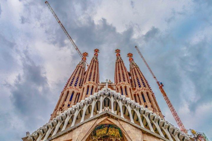 Barcelona Sagrada Familia Stories & Symbols Walking Tour