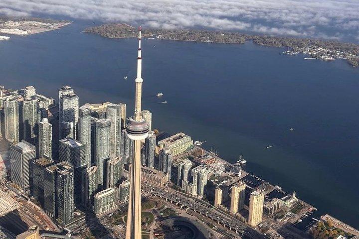 One hour Aerial Tour of Toronto and Niagara Falls with iflyTOTO