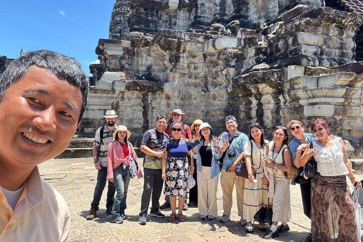 Angkor Wat Sunset Small Group Tour with Lunch Included