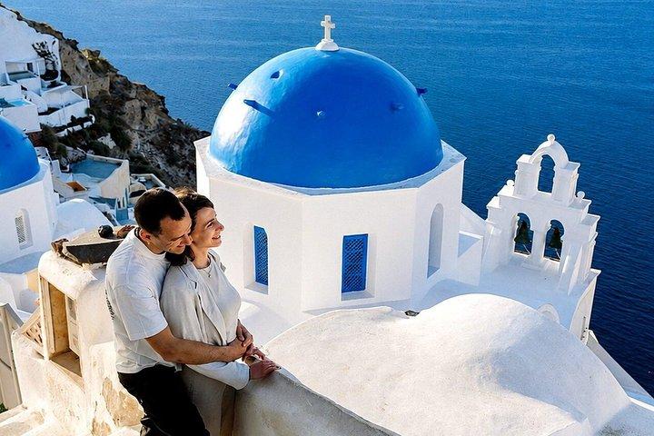 Santorini Private Romantic Tour with Wine Tasting & Dinner