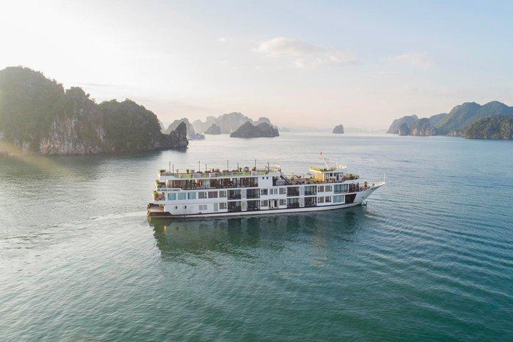 Luxury 2D1N Halong Bay Cruise from Hanoi – 5-Star Experience