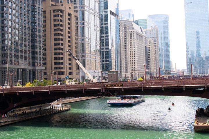 Chicago: Gangsters and Food Tasting Walking Tour
