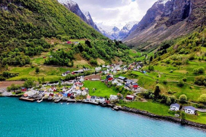 Private Full-Day Round Trip from Oslo to Sognefjord via Flåm Railway