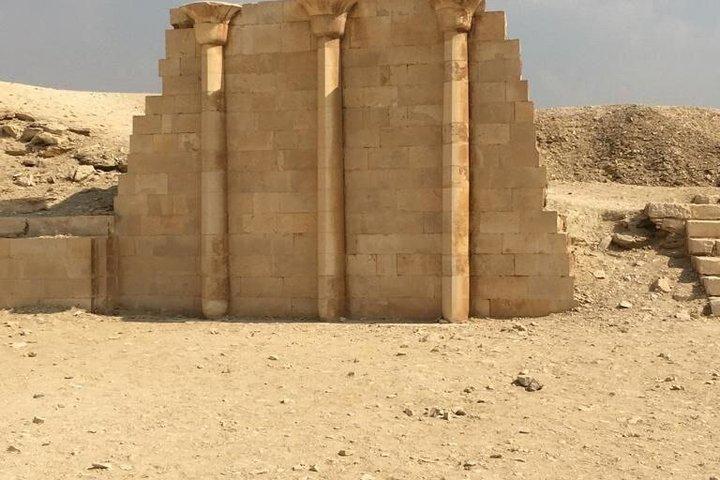 Full Day Tour to Giza Pyramids, Sakkara & Memphis