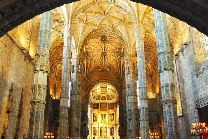 Lisbon & Sintra Pass: Pena Palace, Jerónimos & Regaleira