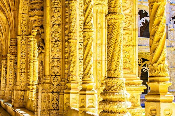 Lisbon & Sintra Pass: Pena Palace, Jerónimos & Regaleira