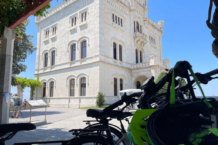 Trieste E-Bike Tour: Old Town, Miramare Castle and Gelato