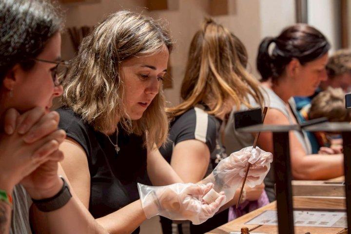 Create Unique Chopsticks in Kyoto’s 100-Year-Old Wooden Building