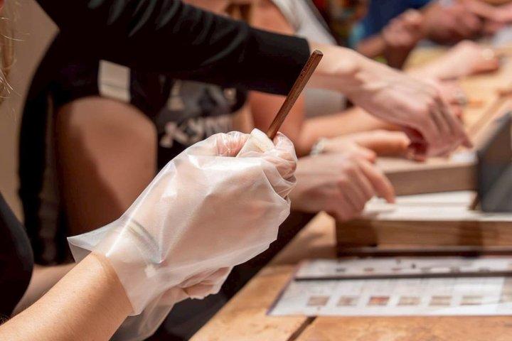 Create Unique Chopsticks in Kyoto’s 100-Year-Old Wooden Building