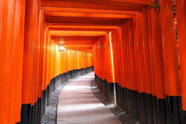 Kyoto Bus Tour: Fushimi, Kiyomizu, Kinkaku-ji & Arashiyama
