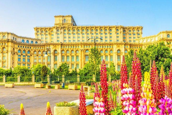 Bucharest City Pass: Parliament, Old Town & Dracula's Castle