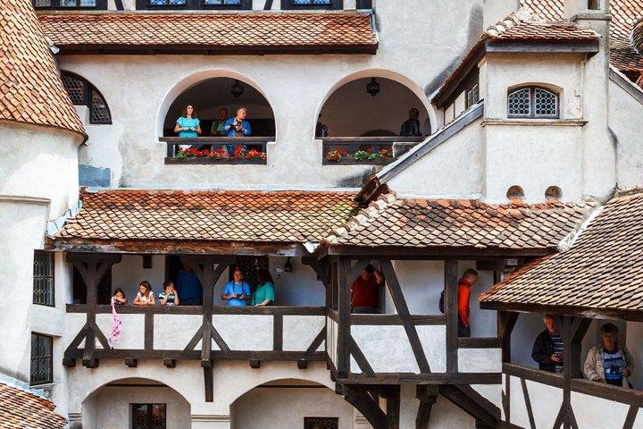 Bucharest City Pass: Parliament, Old Town & Dracula's Castle