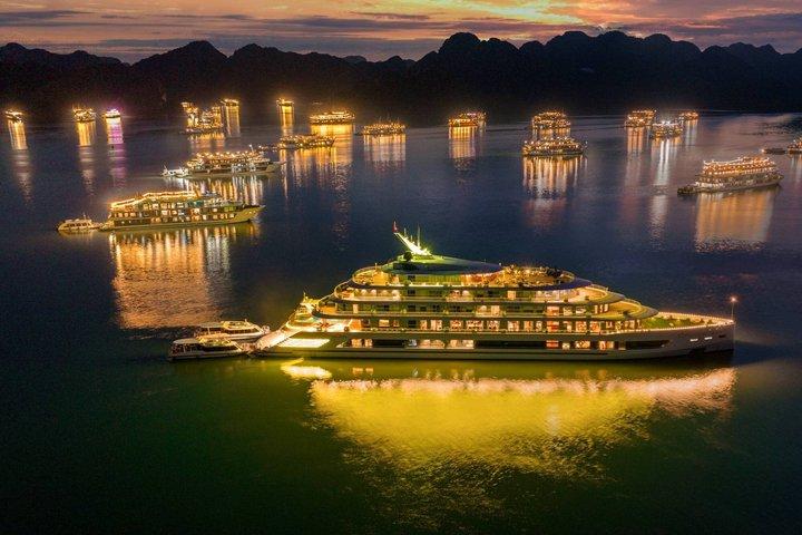 Sea Star Cruise Ha Long Bay Luxury Cruise with Balcony Cabin