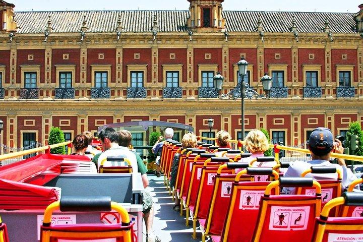 Seville: Alcázar, Cathedral & 24h Hop-On Hop-Off Bus
