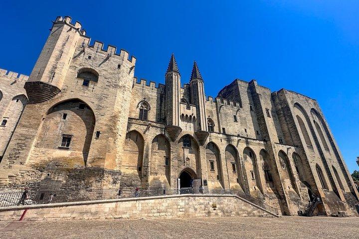 Avignon Châteauneuf-du-Pape Palace of the Popes & Legendary Wines