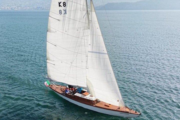 Private Guided Sailing Boat Tour on Lake Como with Aperitif