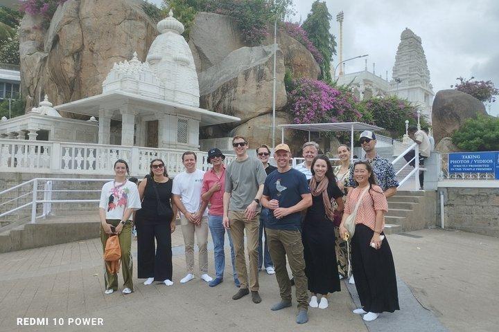 Hyderabad City Temples: A Private Guided Tour with Car
