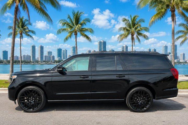 Private Miami City Tour with Local Expert in Luxury car (6ppl)