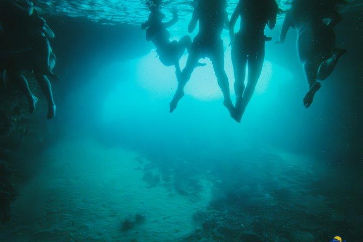Blue Cave, 3 Green Caves & Šunj Beach - Morning Speedboat Tour