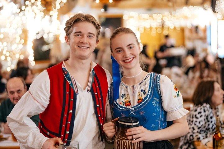Prague: Folkloric Dinner with Transfer