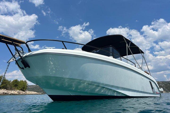 From Trogir & Split: Half Day Speedboat Tour with Blue Lagoon