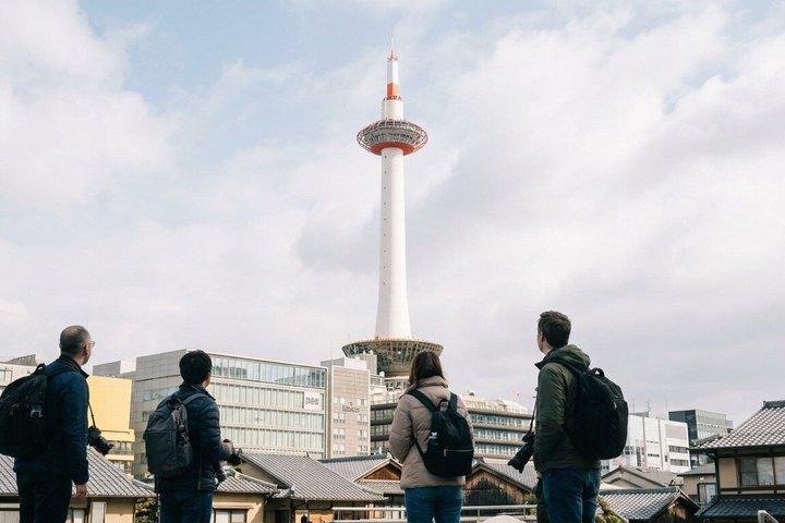 Kyoto Tower Higashi Honganji and Shōseien Garden walking tour