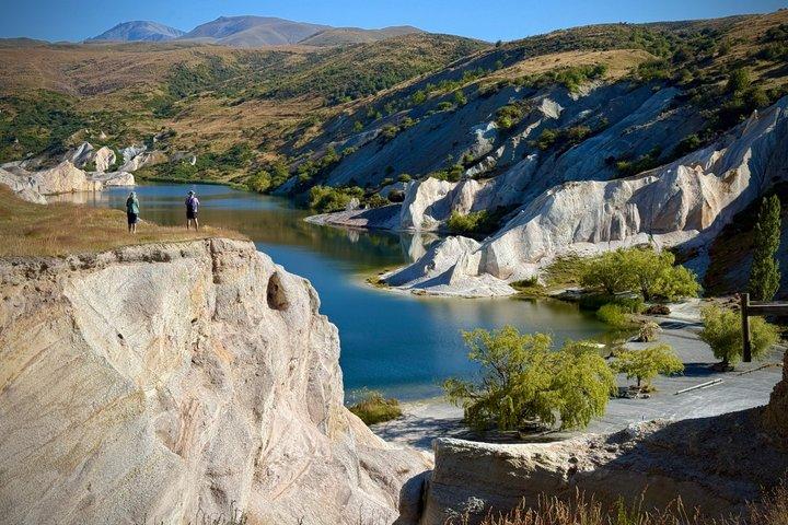 Queenstown to Dunedin with Taieri Gorge Train One-Way Tour