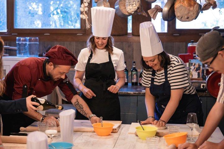 Tuscan Morning: Pasta Making with Lunch & Wine Tasting in Chianti