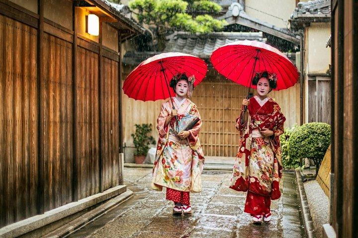 Kyoto: Gion Hidden Gems & Geisha Culture Tour