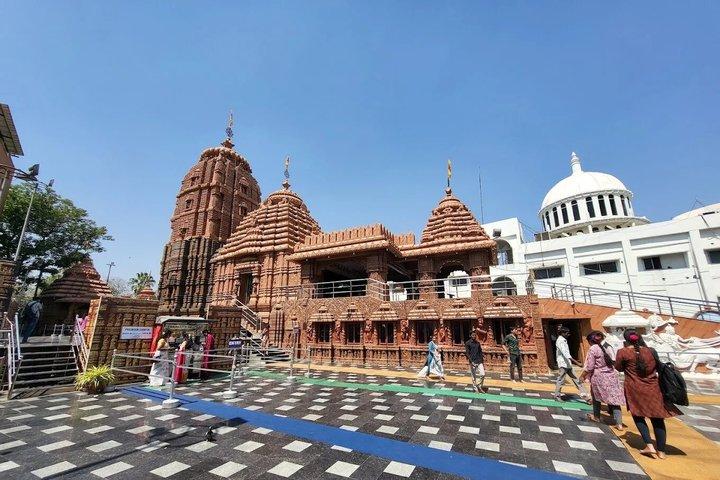 Hyderabad City Temples: A Private Guided Tour with Car