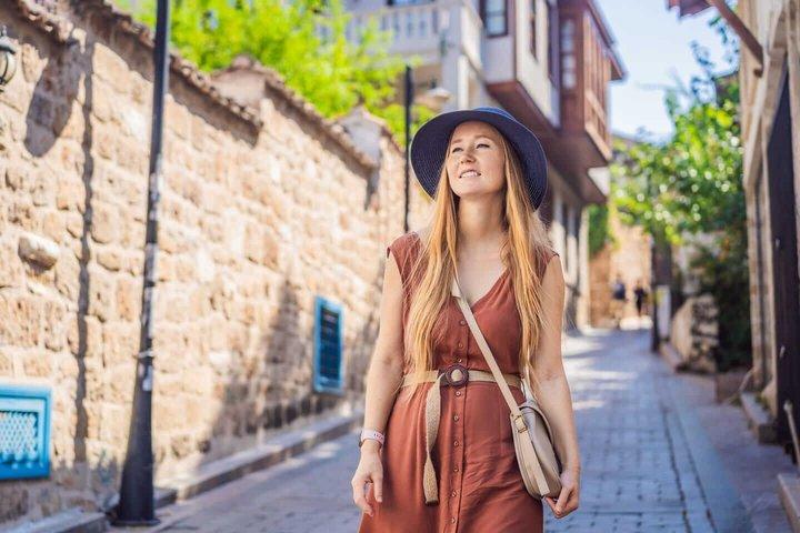 Hello Mantua: Private 2-Hour Intro City Walk with Local Guide