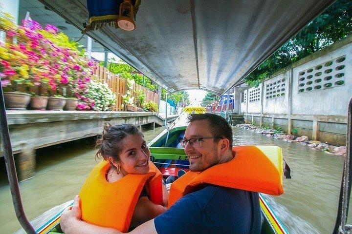 Private Maeklong Railway& Damnoen Saduak Market Tour from Bangkok