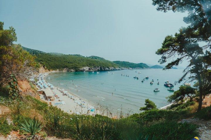 Blue Cave, 3 Green Caves & Šunj Beach - Morning Speedboat Tour
