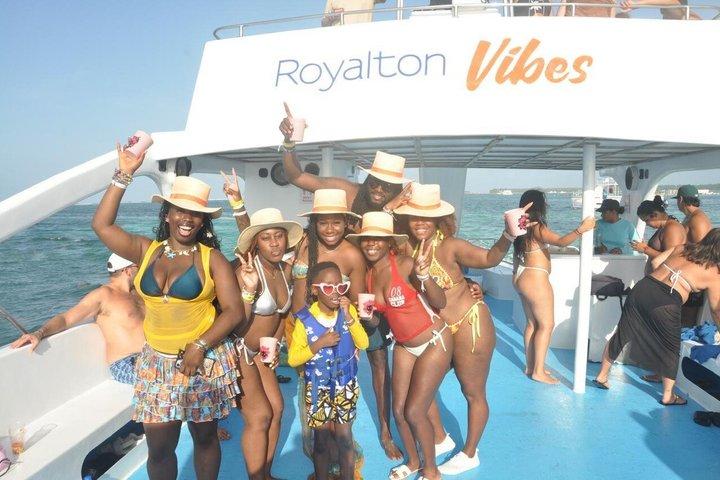 Punta Cana Catamaran Party Boat: Snorkeling, Open Bar & Snacks.