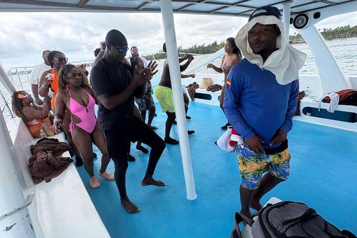 Punta Cana Catamaran Party Boat: Snorkeling, Open Bar & Snacks.