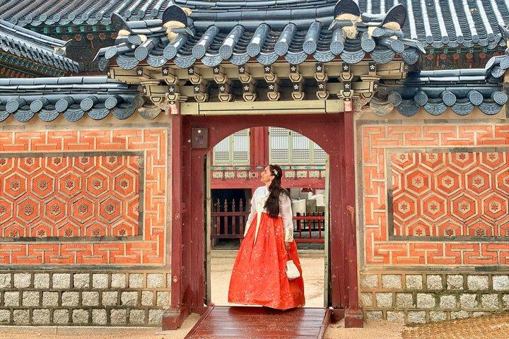 Hanbok in Palace and Traditional Dessert