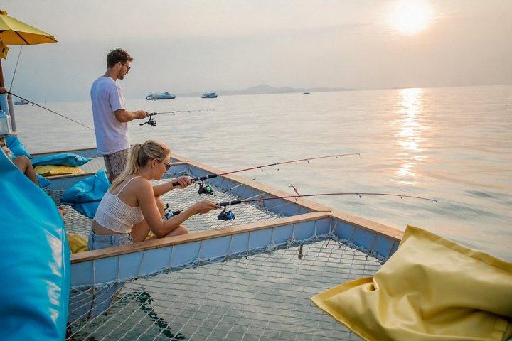 Pattaya Tappia Floating Cafe Ticket with Boat Transfer
