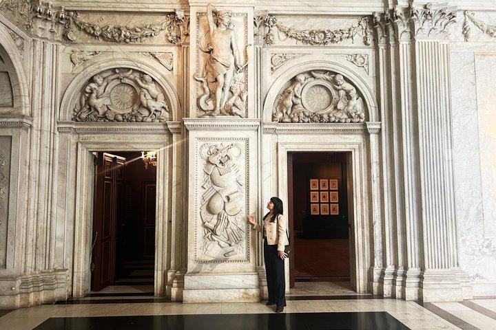 Amsterdam Royal Palace Tour with Private Local Guide