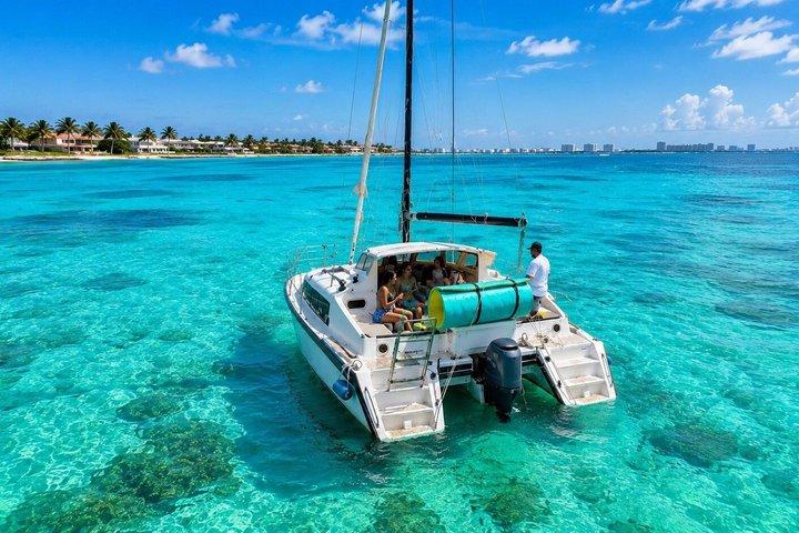 Private Catamaran Cancun Bay 4hr Open Bar and Snorkel