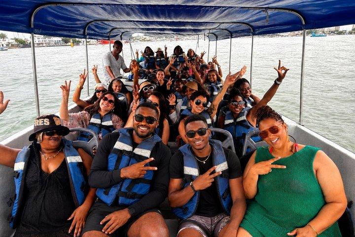 Cartagena Urban Party Boat to Cholón: 5 Stops with Lunch & Drinks