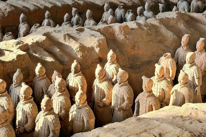 Xi'an Private Full-Day Tour to Terracotta Army, Pagoda, City Wall